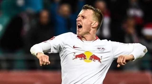 她凭借凶猛 她凭借凶猛